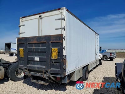 Czwarte zdjęcie samochodu z boku: 2001 CHEVROLET C6 BOX TRUCK VIN:1GBJ6H1E61J508565 - miniatura