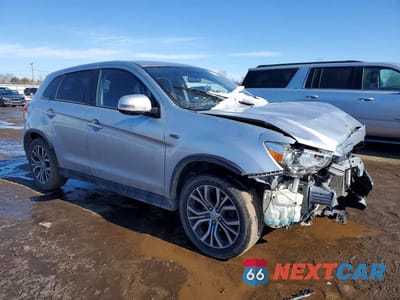 Czwarte zdjęcie samochodu z boku: 2018 MITSUBISHI OUTLANDER SPORT ES VIN:JA4AP3AU0JU024953 - miniatura