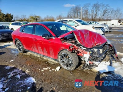 Czwarte zdjęcie samochodu z boku: 2025 KIA K4 GT-LINE VIN:3KPFW4DE6SE037778 - miniatura