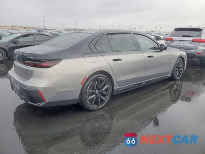 Trzecie zdjęcie samochodu z tyłu: 2024 BMW I7 XDRIVE60 VIN:WBY53EJ05RCR11850 - miniatura
