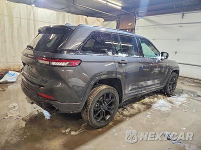 Trzecie zdjęcie samochodu z tyłu: 2023 JEEP GRAND CHEROKEE LIMITED 4XE VIN:1C4RJYB60P8904611 - miniatura