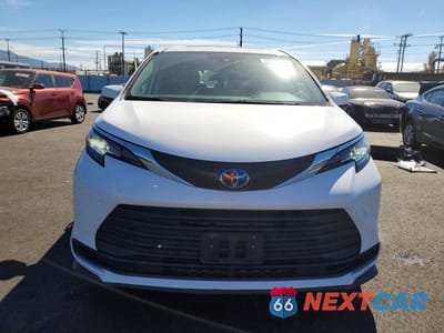 Piąte zdjęcie samochodu w środku: 2023 TOYOTA SIENNA LE 8-PASSENGER VIN:5TDBRKEC7PS144519 - miniatura