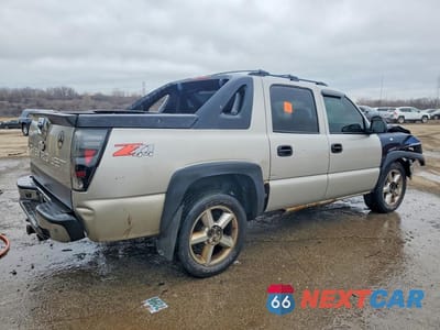 Trzecie zdjęcie samochodu z tyłu: 2004 CHEVROLET AVALANCHE K1500 VIN:3GNEK12T84G210044 - miniatura