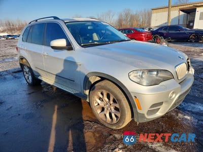 Czwarte zdjęcie samochodu z boku: 2013 BMW X5 XDRIVE35I VIN:5UXZV4C59D0E11606 - miniatura