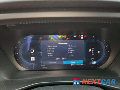 Zdjęcie 9 z 13 samochodu: 2025 VOLVO XC40 PLUS VIN:YV4L12UEXS2530525 - miniatura
