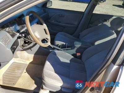 Zdjęcie 7 z 11 samochodu: 2000 TOYOTA CAMRY CE VIN:4T1BG22K9YU002912 - miniatura