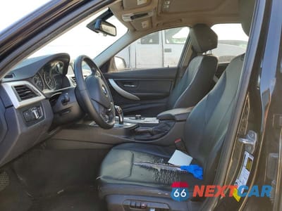 Zdjęcie 7 z 11 samochodu: 2017 BMW 320 I VIN:WBA8E1G58HNU13050 - miniatura