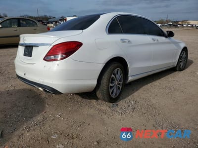 Trzecie zdjęcie samochodu z tyłu: 2017 MERCEDES-BENZ C 300 VIN:55SWF4JB7HU196918 - miniatura