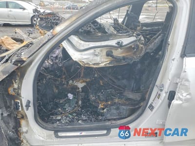 Zdjęcie 7 z 12 samochodu: 2024 BMW M340XI VIN:3MW49FF00R8E21685 - miniatura