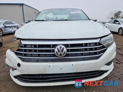 Piąte zdjęcie samochodu w środku: 2019 VOLKSWAGEN JETTA S VIN:3VWC57BU8KM199853 - miniatura