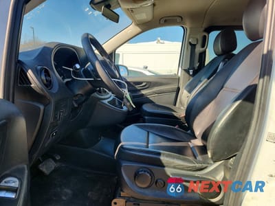 Zdjęcie 7 z 13 samochodu: 2018 MERCEDES-BENZ METRIS VIN:WD4PG2EE3J3497271 - miniatura