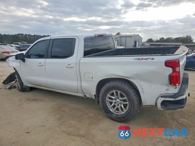 Drugie zdjęcie samochodu z przodu: 2020 CHEVROLET SILVERADO K1500 RST VIN:1GCUYEED4LZ342165 - miniatura