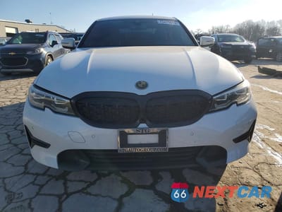 Piąte zdjęcie samochodu w środku: 2019 BMW 330I VIN:WBA5R1C55KFH19544 - miniatura