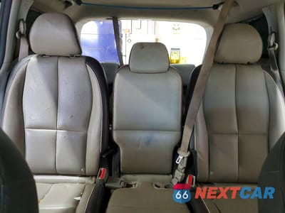 Zdjęcie 10 z 13 samochodu: 2017 KIA SEDONA LX VIN:KNDMB5C16H6250753 - miniatura