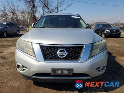 Piąte zdjęcie samochodu w środku: 2016 NISSAN PATHFINDER SL VIN:5N1AR2MM5GC652572 - miniatura