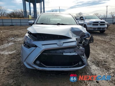 Piąte zdjęcie samochodu w środku: 2020 TOYOTA YARIS LE VIN:3MYDLBYV5LY712326 - miniatura