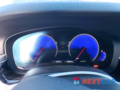 Zdjęcie 9 z 12 samochodu: 2019 BMW M550XI VIN:WBAJB9C52KB465023 - miniatura
