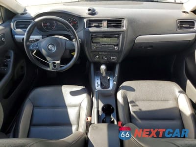 Zdjęcie 8 z 12 samochodu: 2014 VOLKSWAGEN JETTA SE VIN:3VWD17AJ9EM404057 - miniatura