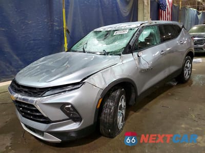 2025 CHEVROLET BLAZER 2LT 3GNKBHR43SS233784 - główne zdjęcie licytacji z USA - miniatura