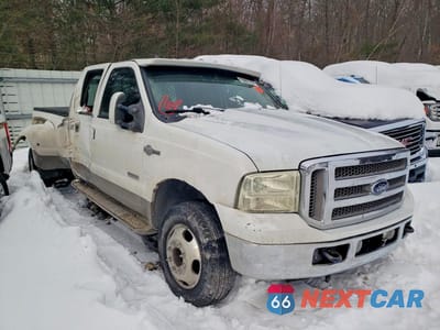 Czwarte zdjęcie samochodu z boku: 2005 FORD F350 SUPER DUTY VIN:1FTWW33P25EC05042 - miniatura