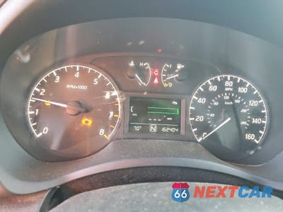 Zdjęcie 9 z 12 samochodu: 2015 NISSAN SENTRA S VIN:3N1AB7AP6FY277952 - miniatura
