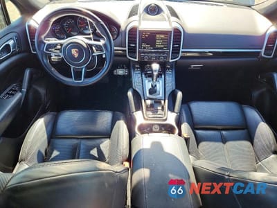 Zdjęcie 8 z 11 samochodu: 2016 PORSCHE CAYENNE VIN:WP1AA2A24GLA06646 - miniatura