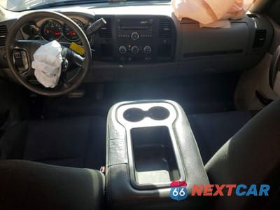 Zdjęcie 8 z 13 samochodu: 2013 GMC SIERRA K2500 HEAVY DUTY VIN:1GT22ZCG4DZ116271 - miniatura
