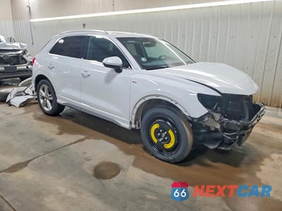 Czwarte zdjęcie samochodu z boku: 2023 AUDI Q3 PREMIUM S LINE 45 VIN:WA1DECF37P1107597 - miniatura