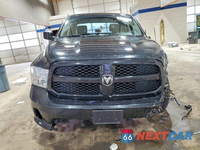 Piąte zdjęcie samochodu w środku: 2018 RAM TRUCKS 1500 ST VIN:1C6RR7KT0JS314452 - miniatura
