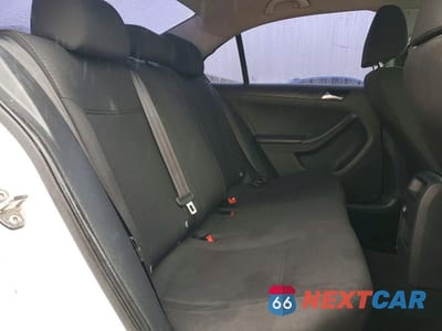 Zdjęcie 10 z 12 samochodu: 2015 VOLKSWAGEN JETTA BASE VIN:3VW2K7AJXFM326054 - miniatura