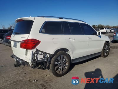 Trzecie zdjęcie samochodu z tyłu: 2015 MERCEDES-BENZ GL 350 BLUETEC VIN:4JGDF2EE8FA531297 - miniatura