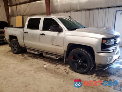 Czwarte zdjęcie samochodu z boku: 2017 CHEVROLET SILVERADO K1500 LTZ VIN:3GCUKSEC9HG431972 - miniatura