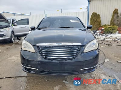 Piąte zdjęcie samochodu w środku: 2012 CHRYSLER 200 LX VIN:1C3CCBAB3CN319016 - miniatura