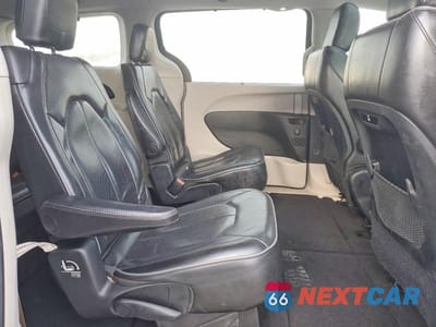 Zdjęcie 11 z 12 samochodu: 2018 CHRYSLER PACIFICA LIMITED VIN:2C4RC1GG5JR320428 - miniatura