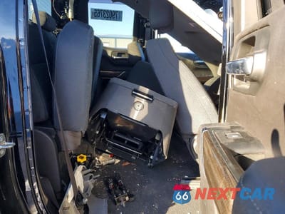 Zdjęcie 10 z 11 samochodu: 2019 CHEVROLET SILVERADO K1500 RST VIN:1GCRYEED0KZ394672 - miniatura