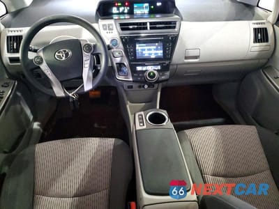 Zdjęcie 8 z 12 samochodu: 2015 TOYOTA PRIUS V VIN:JTDZN3EU0FJ024615 - miniatura