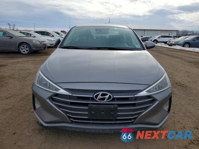 Piąte zdjęcie samochodu w środku: 2020 HYUNDAI ELANTRA SE VIN:KMHD74LF8LU942813 - miniatura