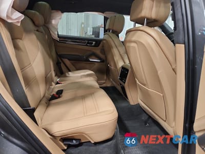 Zdjęcie 11 z 14 samochodu: 2023 PORSCHE CAYENNE TURBO VIN:WP1AF2AY4PDA20501 - miniatura