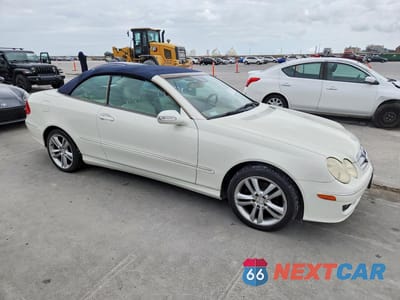 Czwarte zdjęcie samochodu z boku: 2007 MERCEDES-BENZ CLK 350 VIN:WDBTK56F37T077503 - miniatura