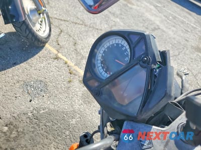 Zdjęcie 7 z 9 samochodu: 2006 SUZUKI SV650 VIN:JS1VP53A562106440 - miniatura