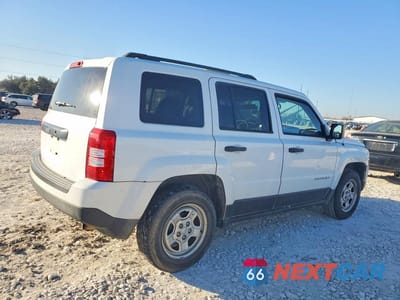 Trzecie zdjęcie samochodu z tyłu: 2016 JEEP PATRIOT SPORT VIN:1C4NJPBB7GD774355 - miniatura