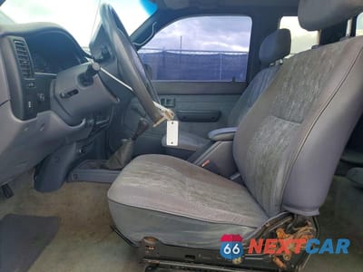 Zdjęcie 7 z 12 samochodu: 2000 TOYOTA TACOMA XTRACAB VIN:4TAWM72N3YZ594649 - miniatura
