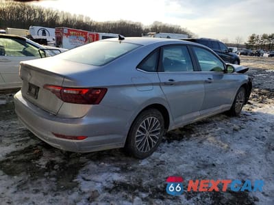 Trzecie zdjęcie samochodu z tyłu: 2021 VOLKSWAGEN JETTA S VIN:3VWC57BU1MM028333 - miniatura