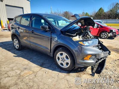 Czwarte zdjęcie samochodu z boku: 2018 FORD ESCAPE S VIN:1FMCU0F73JUC77754 - miniatura