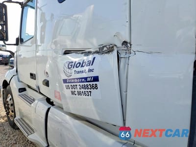 Zdjęcie 9 z 10 samochodu: 2019 VOLVO VNL SEMI TRUCK VIN:4V4NC9EH8KN201669 - miniatura