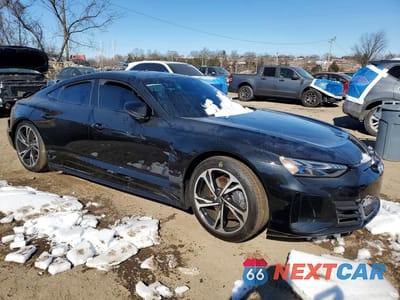 Czwarte zdjęcie samochodu z boku: 2022 AUDI E-TRON GT PREMIUM PLUS VIN:WAUCJBFW2N7008050 - miniatura