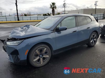 2024 BMW IX XDRIVE50 WB523CF07RCN47833 - główne zdjęcie licytacji z USA - miniatura