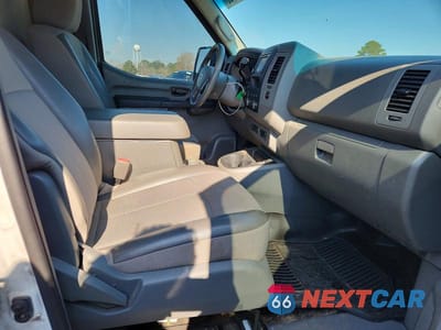 Zdjęcie 11 z 12 samochodu: 2020 NISSAN NV 2500 UTILITY / SERVICE VAN VIN:1N6AF0LY2LN802381 - miniatura