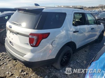 Trzecie zdjęcie samochodu z tyłu: 2019 FORD EXPLORER POLICE INTERCEPTOR VIN:1FM5K8AR5KGA29205 - miniatura