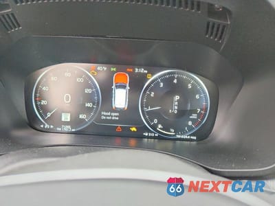 Zdjęcie 9 z 12 samochodu: 2020 VOLVO XC60 T5 R-DESIGN VIN:YV4102RM8L1417643 - miniatura